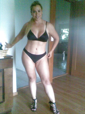 QUIEN QUIERE? ( WHO WANTS FUCK HER? )