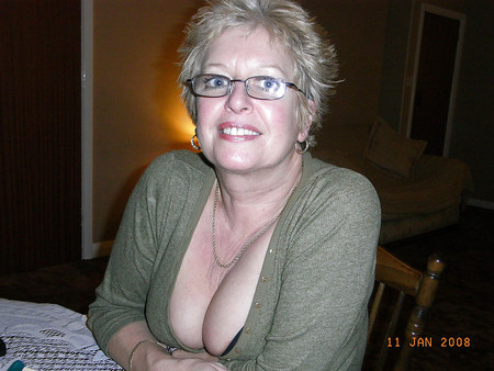 sexy mature ladies 115( dressed)