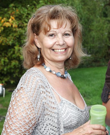 sexy mature ladies 118 (clothed)