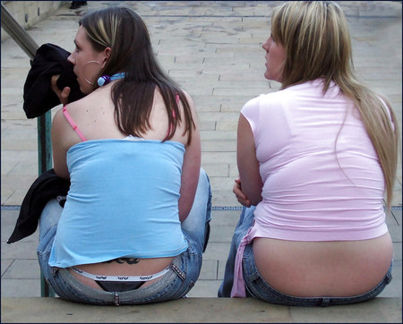 CANDID thongs panties lines voyeur teen - Tanga Slip