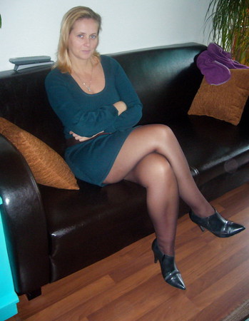 sexy mature ladies 130 ( Dressed)