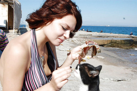 Downblouse Candid nipples