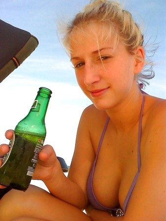 Hot Amateur Chick with big boobs