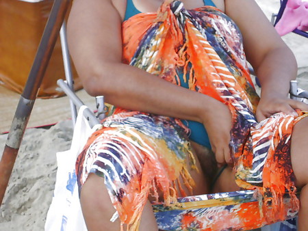 Mais esposas gostosas na praia