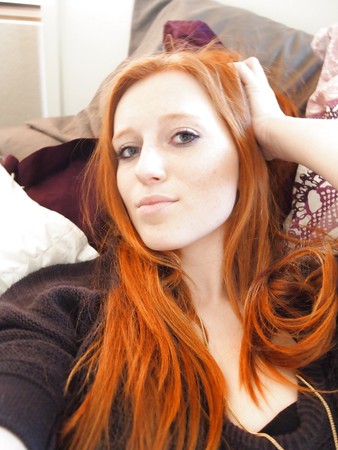 AMATEUR HOME PHOTO REDHEAD TEEN