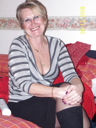 Granny Cleavage tits