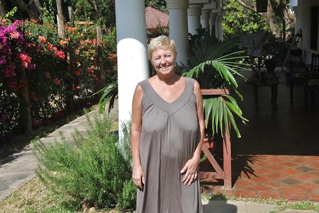 Mother with saggy tits.