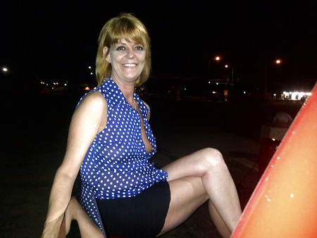 Amateur matures pokies,downblouse and upskirt 2.