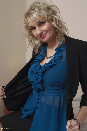 Hot mature MOM with big breast and hairy pussy 2