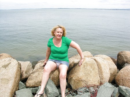 UPSKIRT panties voyeur public pee outdoors amateur