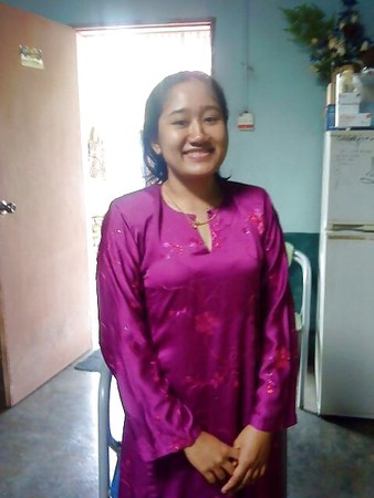 malay-tudung tetek besar