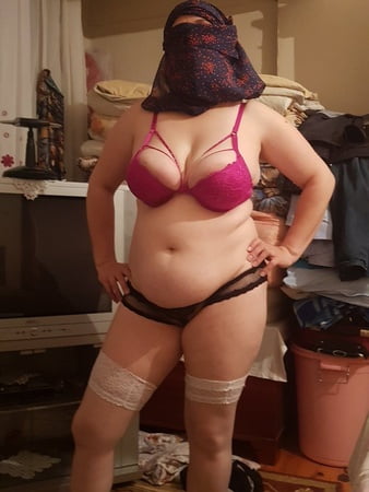 ARAB AMATEUR MUSLIM BEURETTE HIJAB BNAT BIG ASS vol.21