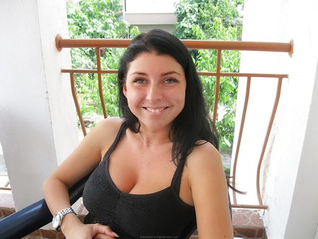 Hot & Sexy Holiday Pics of German Amateur Sandy