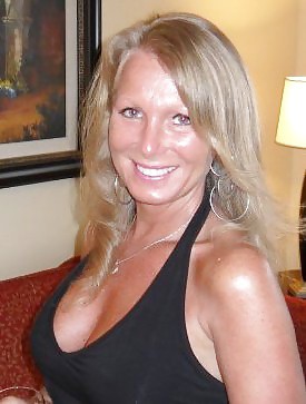 MILF Slut Wife Michele shows off her bikinis