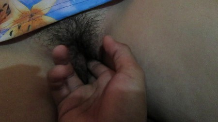 malay- awek tudung pepek berbulu