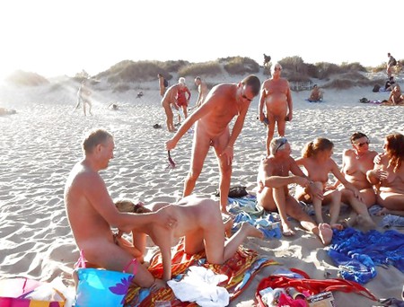 Baise a La Plage - Fuck on The Beach !!