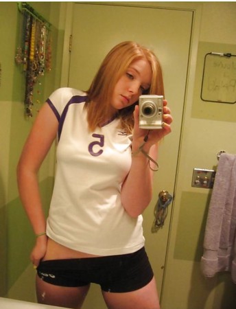Cute RedHead Teen Selfies