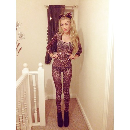 uk skinny bimbo chav slut