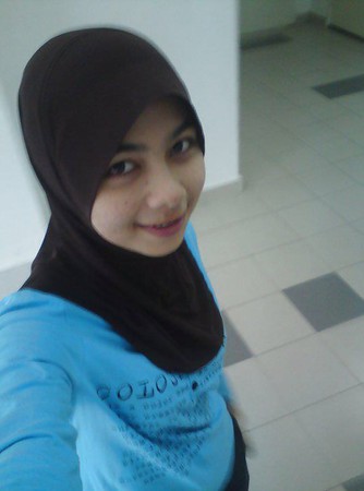 Awek Melayu Comel Tudung Seksi