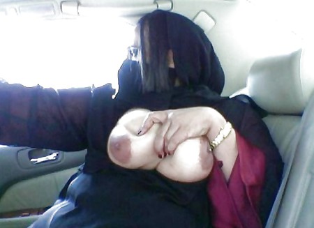 ARAB AMATEUR MUSLIM BEURETTE HIJAB BNAT BIG ASS vol.30