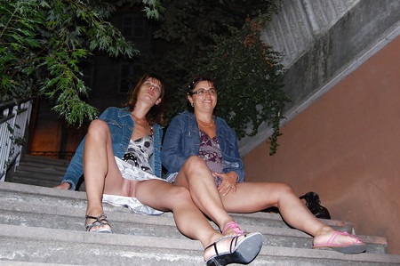 upskirt panties amateur hairy women outdoors