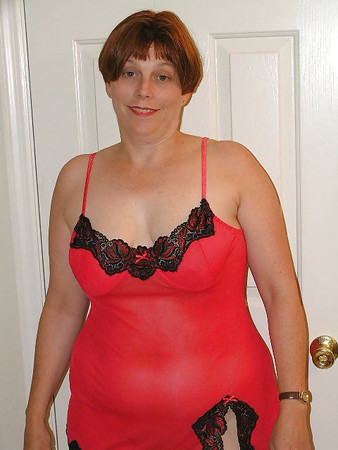 Sexy Curvy Mature Wife Elizabeth