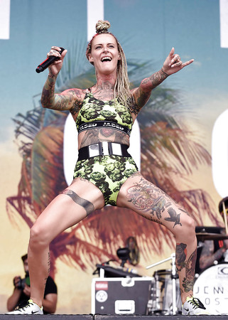 Jennifer Weist (Jennifer Rostock)