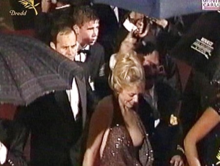 Amateur matures pokies,downblouse and upskirt 16.