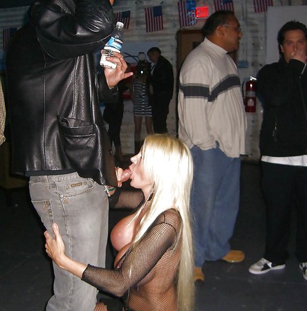 Wives Sexy SLUTS DOGGING and More PUBLIC FUCKING i Xes