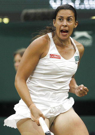 sport girls voyeur upskirt wet panties flashing