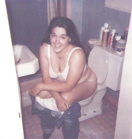 BBW & Chubby Girls on the Toilet