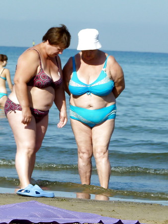 Russians Mature Grannies on the beach! Amateur mix!
