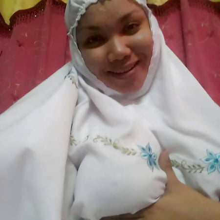 malay- awek tudung body sedap