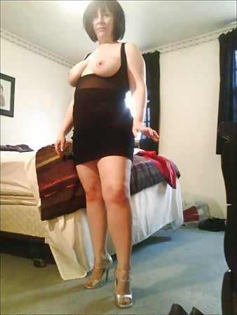 Sexy Busty Mature Milf Susie Loves to Tease