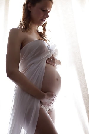 Pregnant women are hot 6