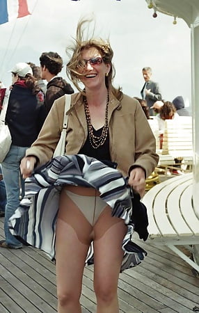 Amateur mature ladies in white panties 3-pix mix.