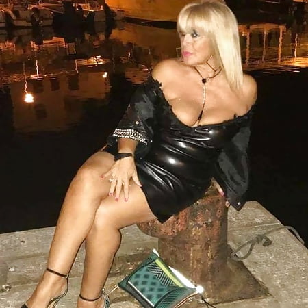 Rosa Italian mature big tits slut