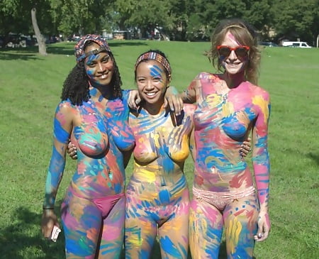 AMATEUR BODY PAINT MEGA PICS (SG)
