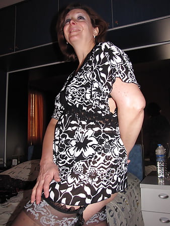 Busty Curvy Mature French Wife Agnes 7